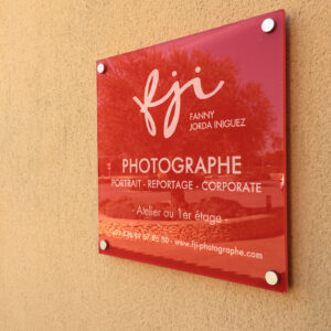 Plaque d’identité de l’Atelier FJI photographe